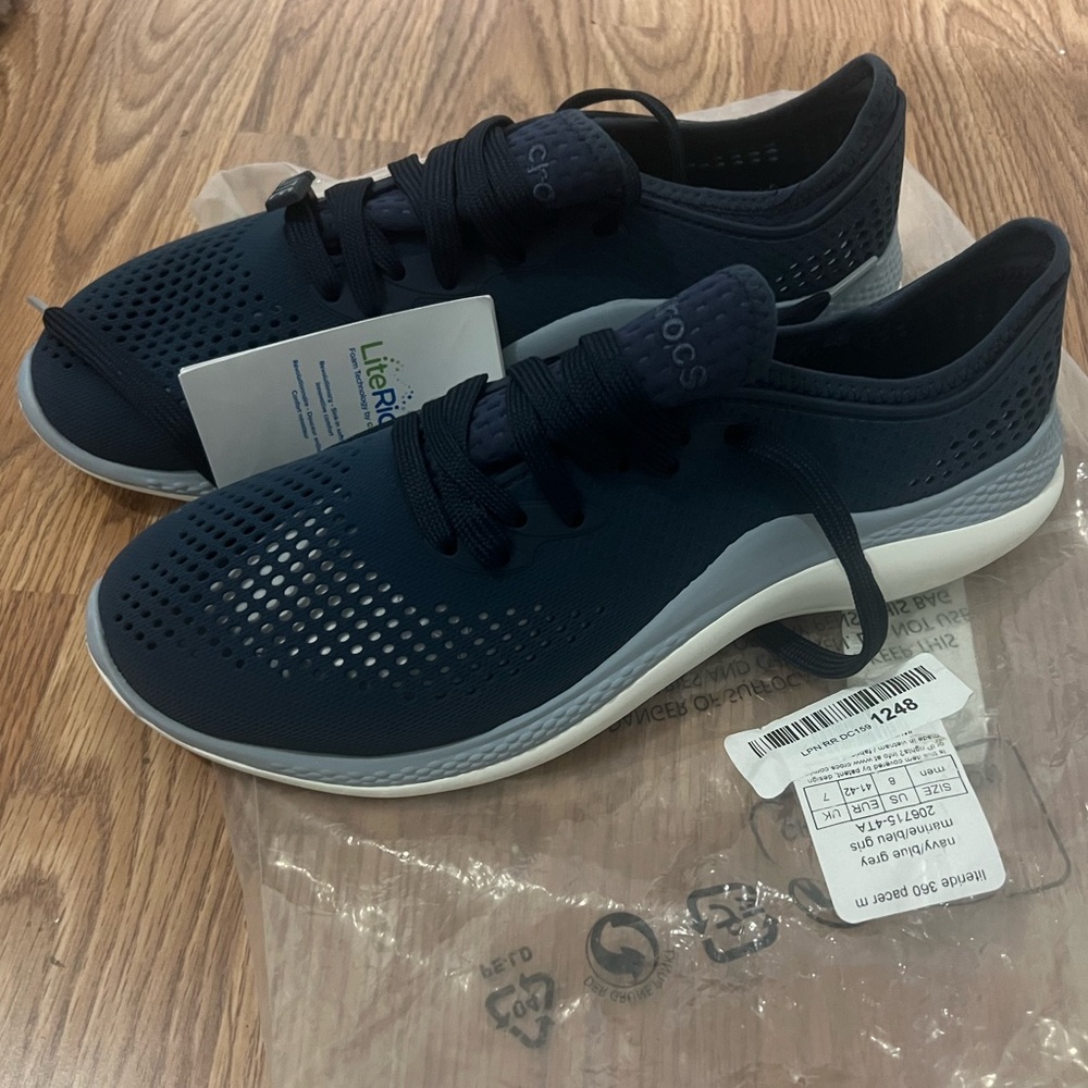 Crocs light sneakers